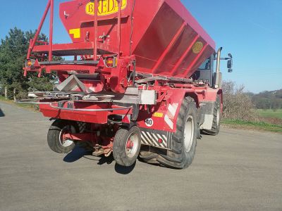 Kalkstreu Aufbau von Holmer in der Rückansicht